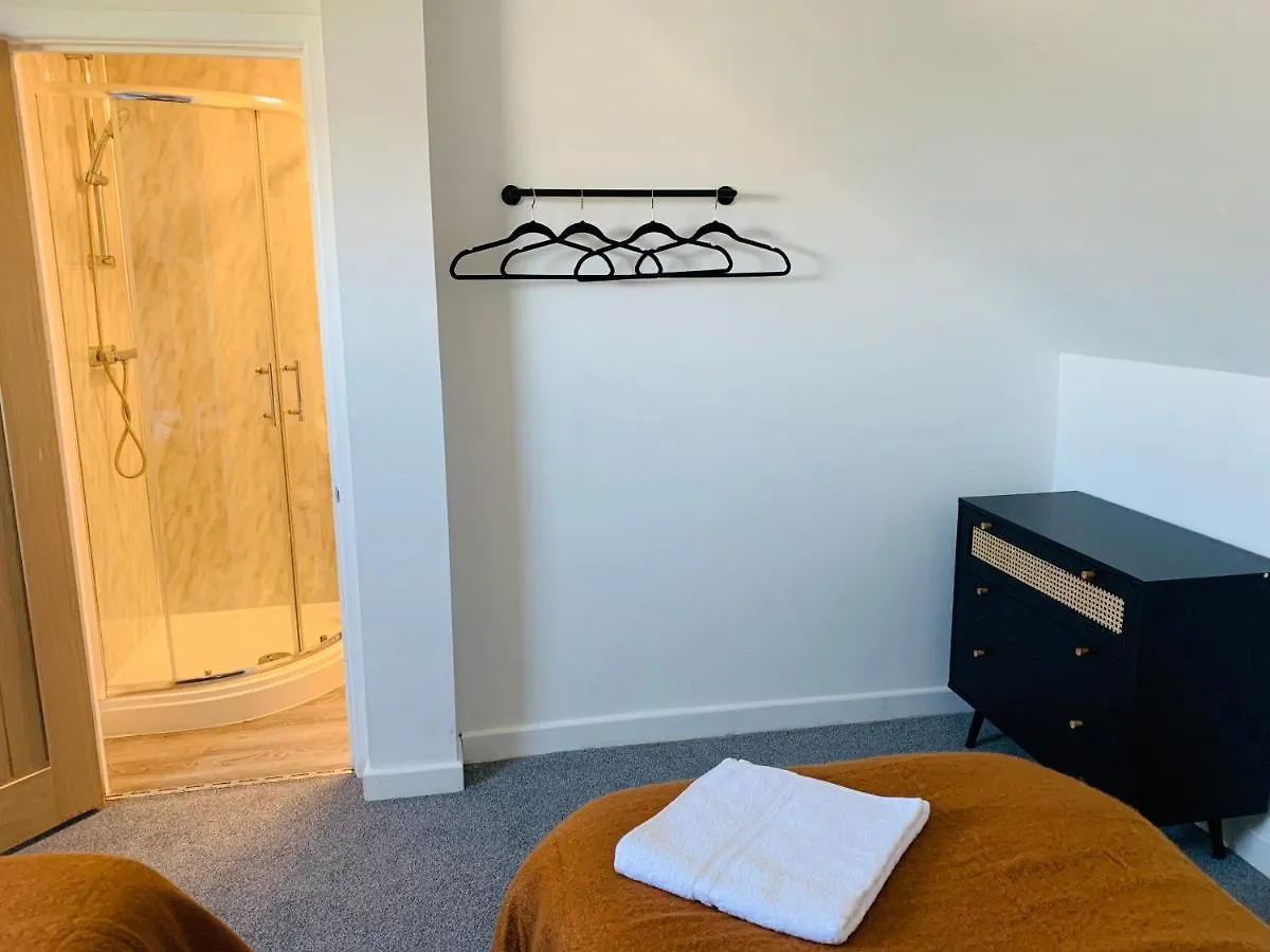 4 Bedroom House Nr Cardiff City Centre United Kingdom