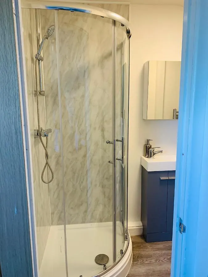 4 Bedroom House Nr Cardiff City Centre United Kingdom