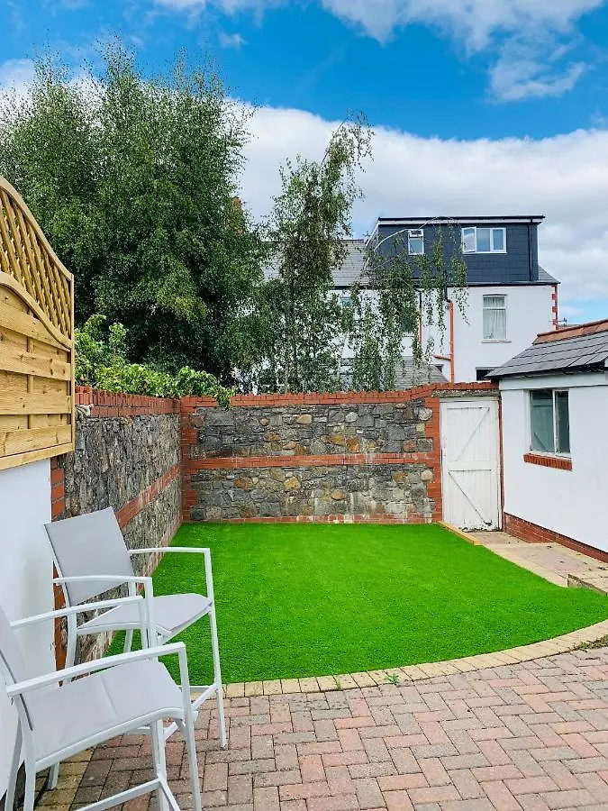 4 Bedroom House Nr Cardiff City Centre
