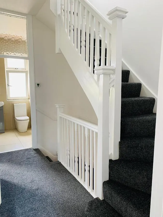 Holiday home 4 Bedroom House Nr Cardiff City Centre United Kingdom