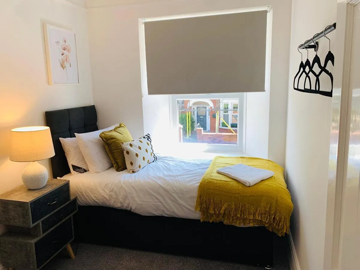 Holiday home 4 Bedroom House Nr Cardiff City Centre