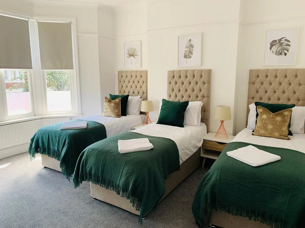 4 Bedroom House Nr Cardiff City Centre